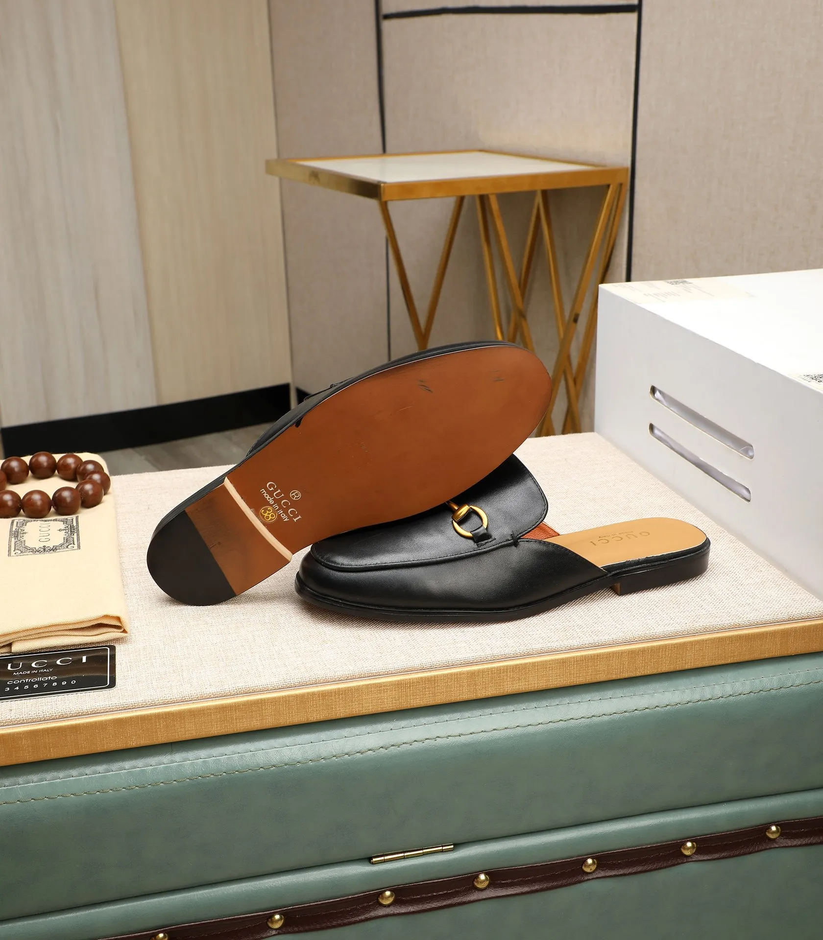 Men's clothing and shoes 💰380 (Gucci) The latest 🎁🎁 casual and fashionable men's shoes 👟 from the official website, hot style 💥 style is simple and elegant, exclusive for trendy men. Unique official website latest brand double G elements 👑 original Gucci decoration, fashionable and generous, original material original calfskin, ✅ fully imported first-layer pigskin lining, official website designated wear-resistant, lightweight original rubber casual outsole, counter classic model taken in kind, 38-44 black and white optional